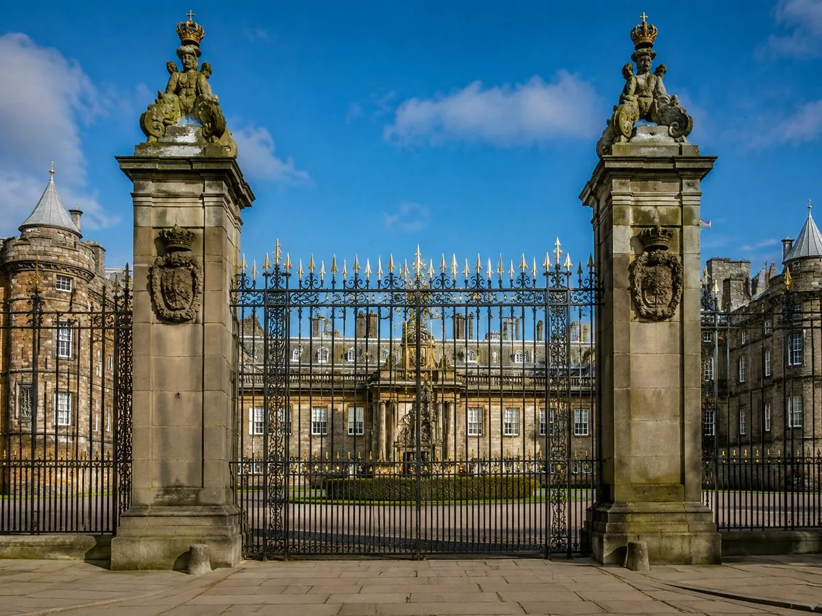 The forecourt gates on Abbey Strand, where the walking tours meet